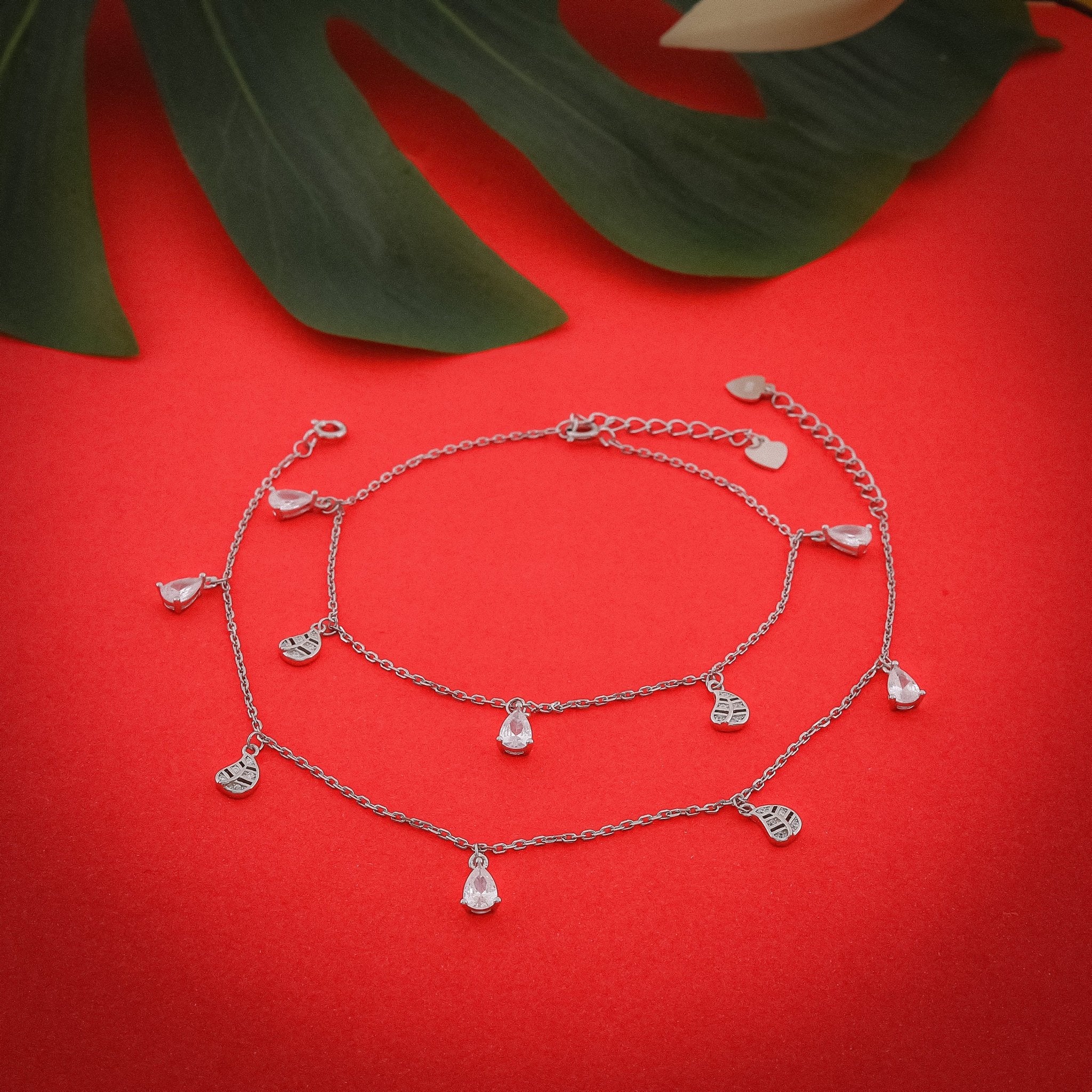 Evergreen Leafy Charm Anklet In 925 Sterling Silver - Vanika
