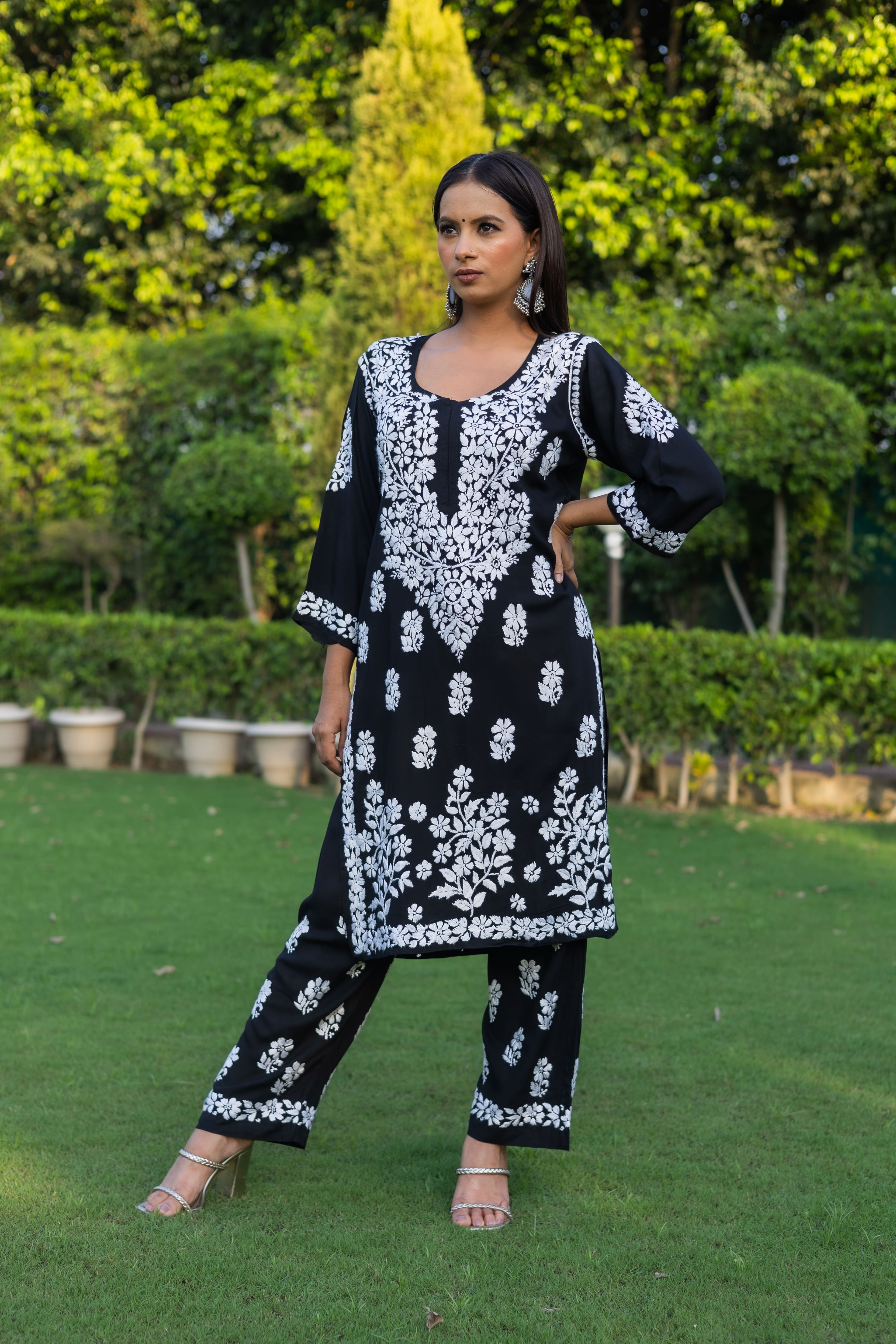Black Modal Chikankari Solid Women's 2 PC Kurta Set - Vanika