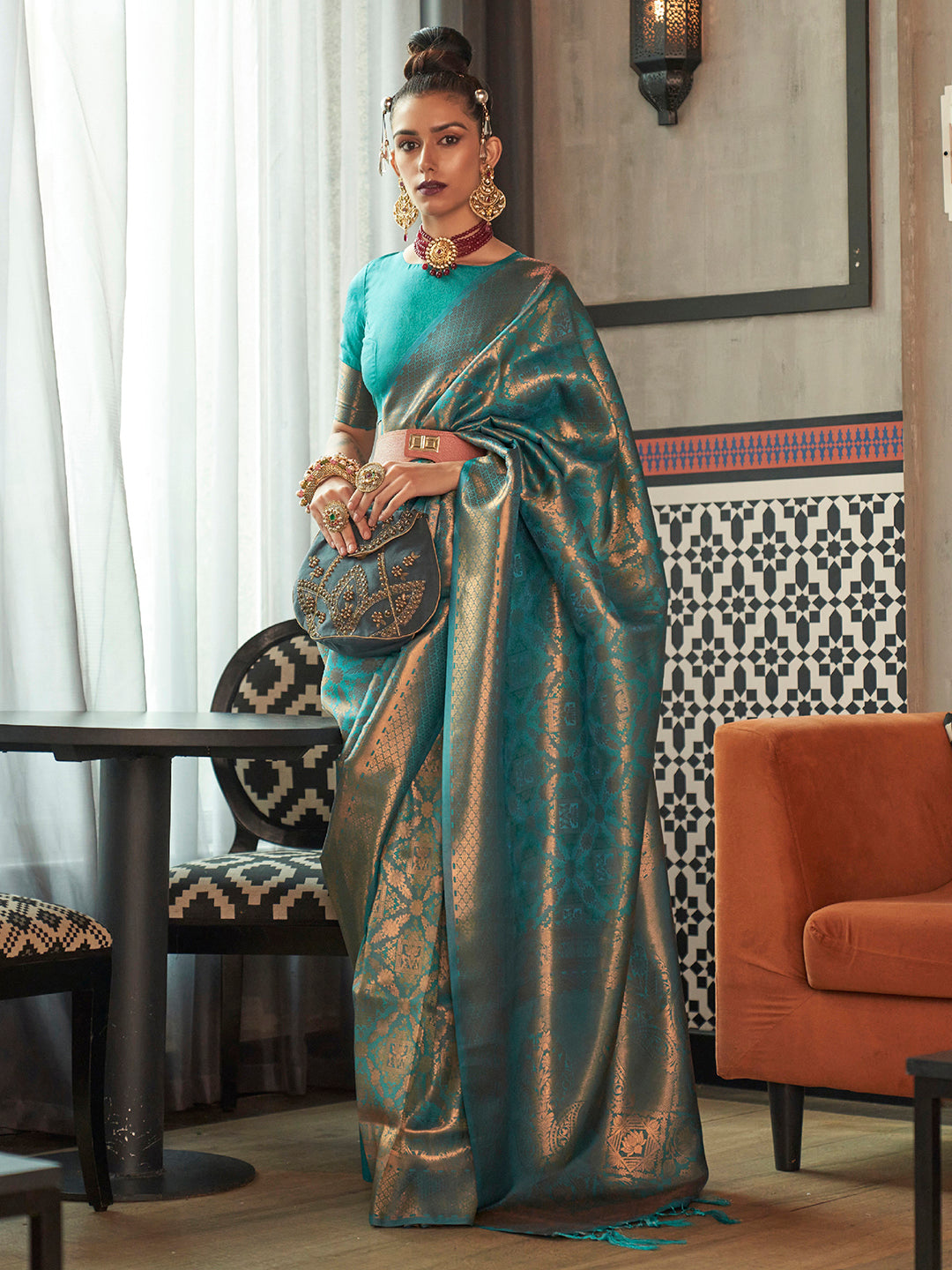 Teal Enchant Silk Blend Two-Tone Handloom Designer Saree with Blouse Piece