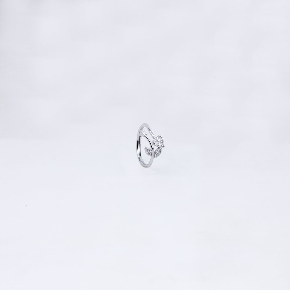 Blooming Heart CZ Ring in 925 Sterling Silver – Nature-Inspired Elegance, Adjustable