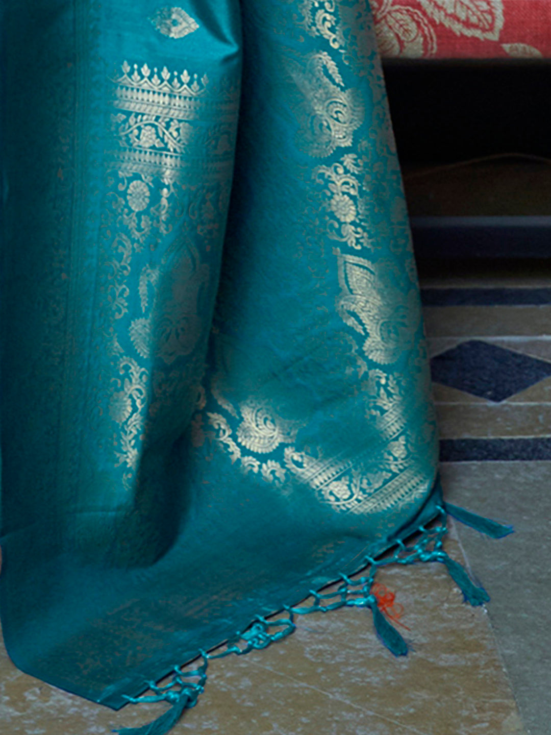 Teal Luxe Silk Blend Handloom Woven Designer Saree with Blouse Piece