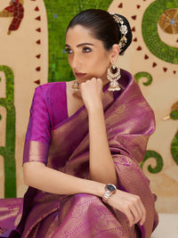 Silk Blend Magenta Woven Design Handloom Saree with Blouse Piece