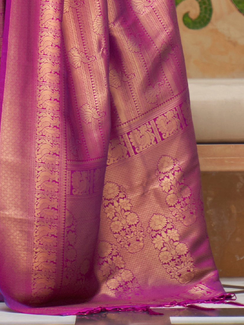 Silk Blend Magenta Woven Design Handloom Saree with Blouse Piece